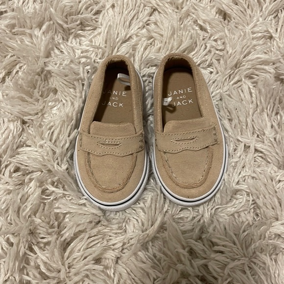 Never been worn size 4 - Picture 2 of 3